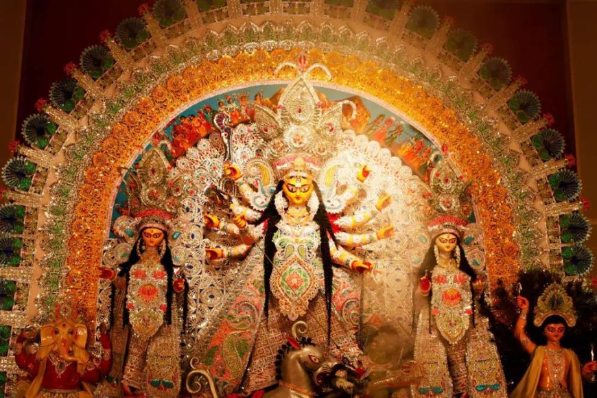 কলকাতা থেকে মফস্বল, বনেদি বাড়ি থেকে কলকাতার নামী পুজো, ঘুরিয়ে দেখানোর জন্য বিশেষ ব্যবস্থা পরিবহন দপ্তরের