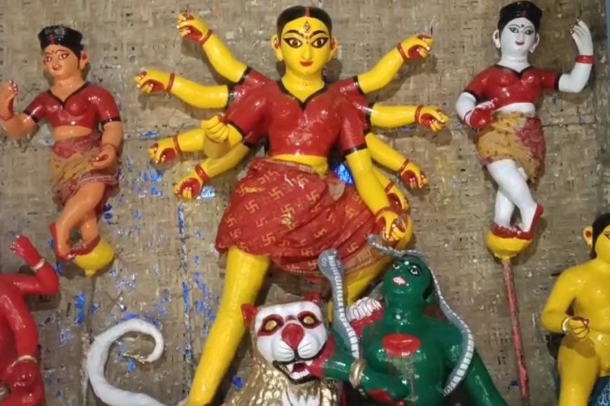 বিসর্জনের দিন ঘটেছিল অলৌকিক ঘটনা! তারপর থেকে দেবীকে বিসর্জন দেওয়ার সাহস করেন না কেউ