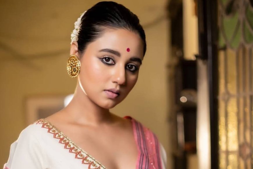 বেঁচে থাকতে যতটা লাগে, ততটাই খাই! পুজোয় রোল-মোঘলাই খাওয়ার বাধ্যবাধকতা নেই: স্বস্তিকা