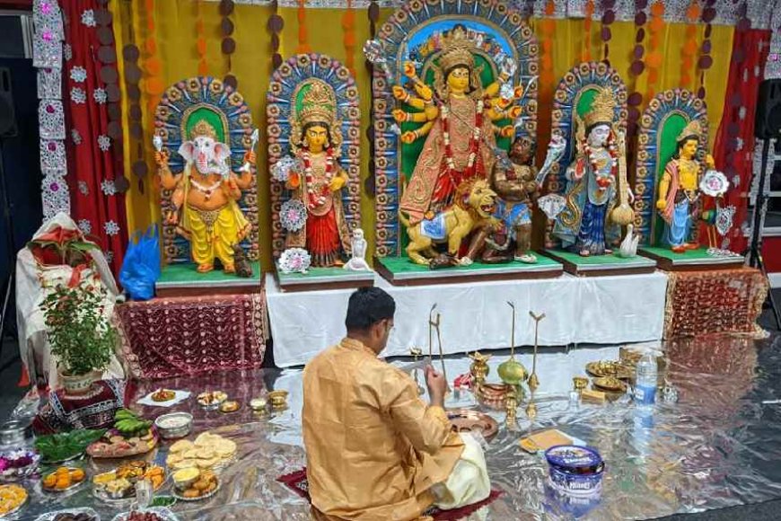 ইউরোপের বর্তমান পরিস্থিতি কেমন? সেই ছবিই ফুটে উঠেছে কেমব্রিজের আই.সি.এস. দুর্গোৎসবে
