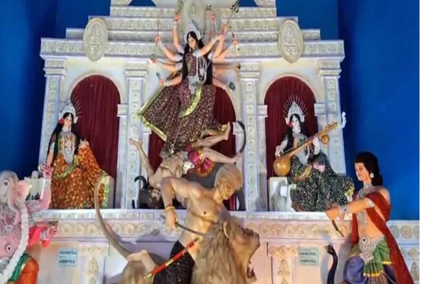 ট্রাম্প রূপী অসুর! এবার পুজোয় বিরাট চমক বহরমপুরের এই দুর্গাপুজো কমিটির