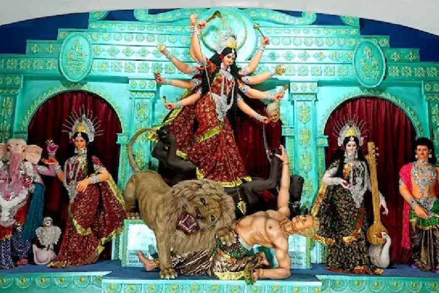 দেশের শক্ররাই আসল অসুর! এই মণ্ডপে মা দুর্গার হাতে ‘বধ’ হলেন বাংলাদেশ এবং পাকিস্তানের রাষ্ট্রনেতারা