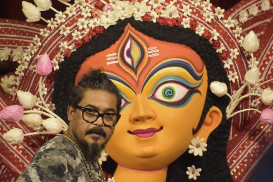সকলের কাছে ক্ষমা চাইলেন নলিন সরকার স্ট্রিট পুজোর শিল্পী সনাতন দিন্দা, কী এমন হল?