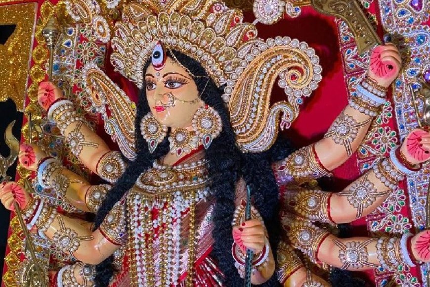 টেমসের তীরে কুমারী পুজো, কলকাতার ফুচকা-বিরিয়ানি, ক্যামডেনের পুজো মন কেড়েছে লন্ডনের