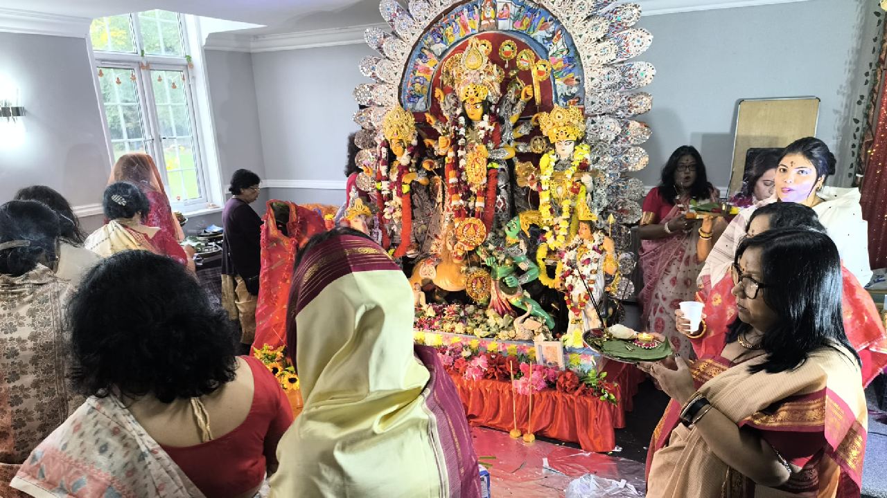লন্ডনে 'ঐতিহ্য' মেনে BCSC-এর পুজো, রইল দিনক্ষণ