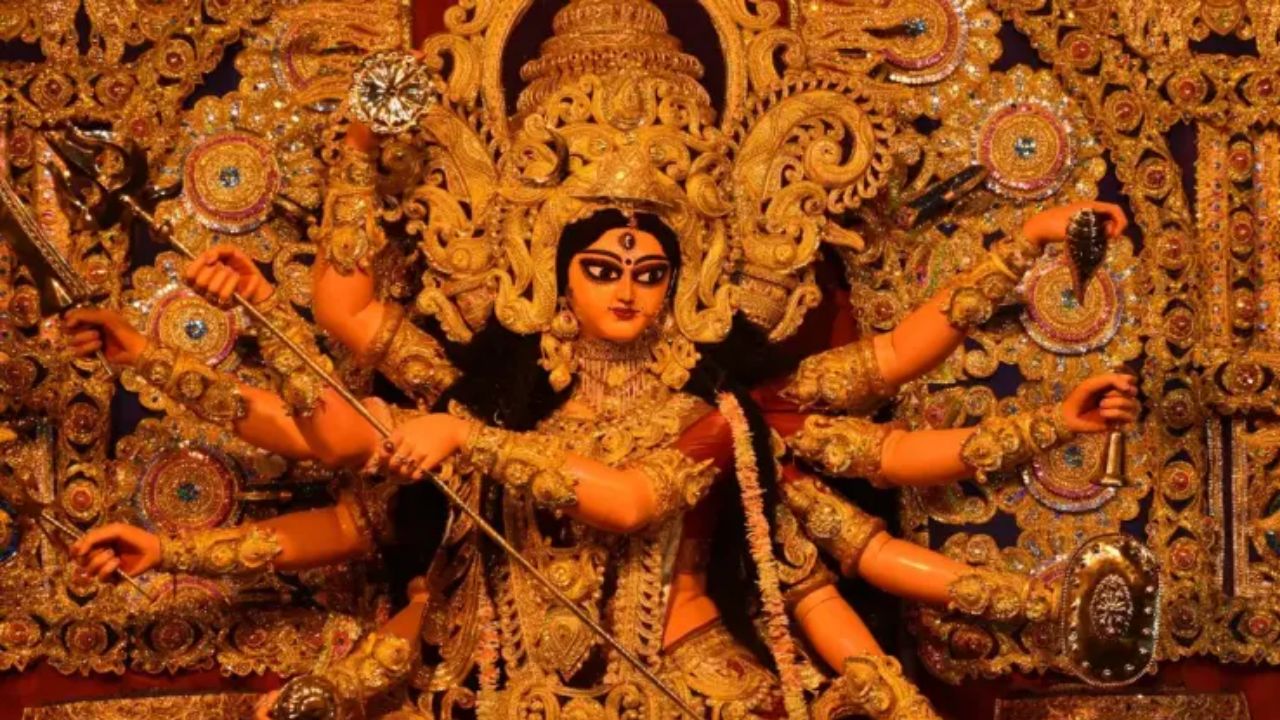 দুর্গাপুজোয় বালিগঞ্জ কালচারাল অ্যাসোসিয়েশনের মণ্ডপে ঘুচবে 'যোজন'-এর দূরত্ব!