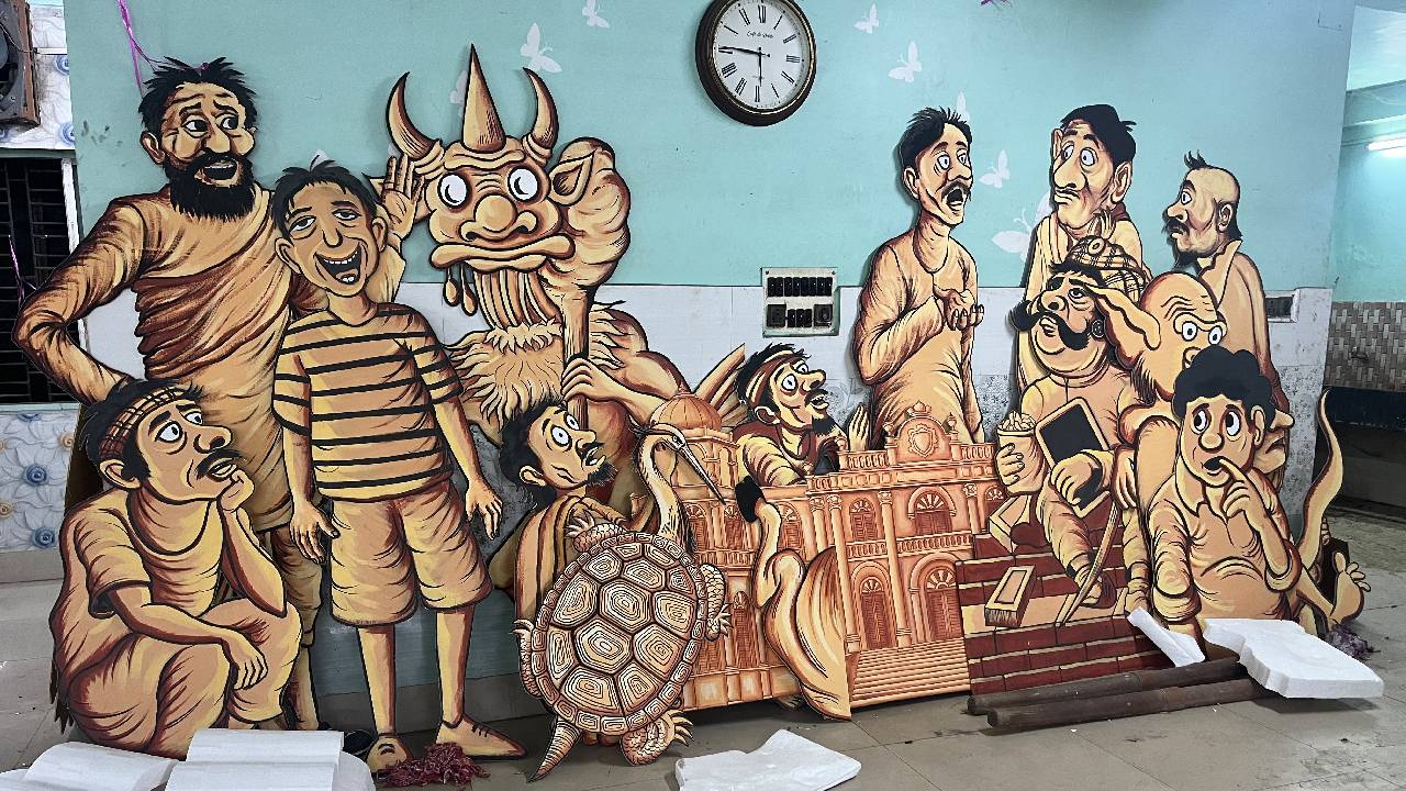 বইয়ের পাতা থেকে মণ্ডপে, পূর্ব পুটিয়ারীর প্রগতি সংঘে এবার ‘গপ্পো আর গপ্পোয়’ ফিরছে সুকুমার রায়ের শৈশব