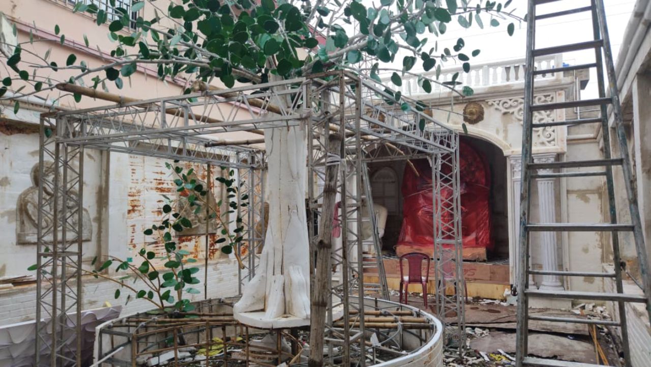 হাওড়ার পুজোয় ‘অন্তরালে’ উঠে আসছে এক বাবার নীরব লড়াই