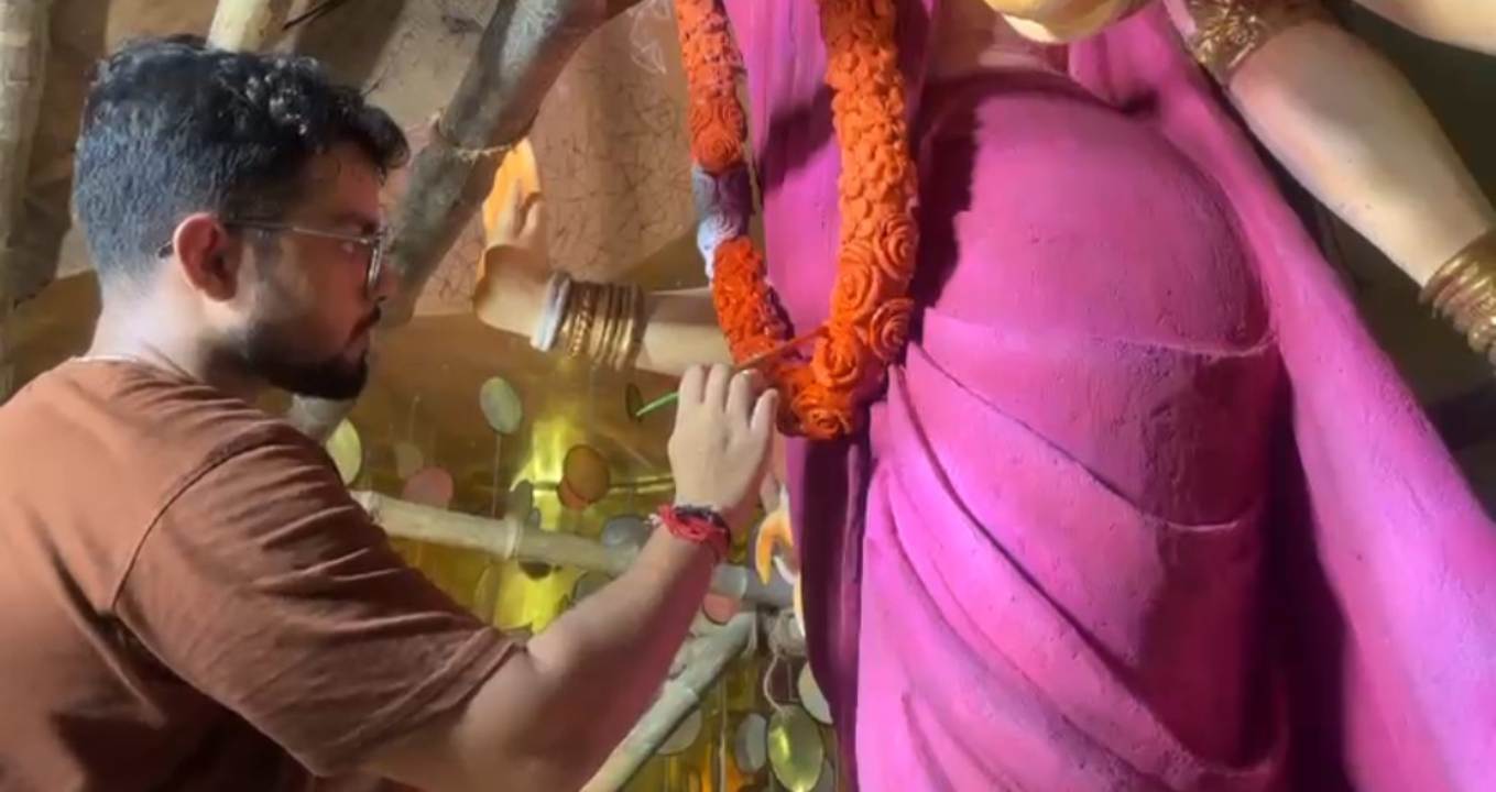 উল্টোডাঙার কোলাহলের মাঝেই ‘অমূর্ত’ শান্তি, চোখে দেখা যাবে না- তবু অনুভবে ধরা দেবে
