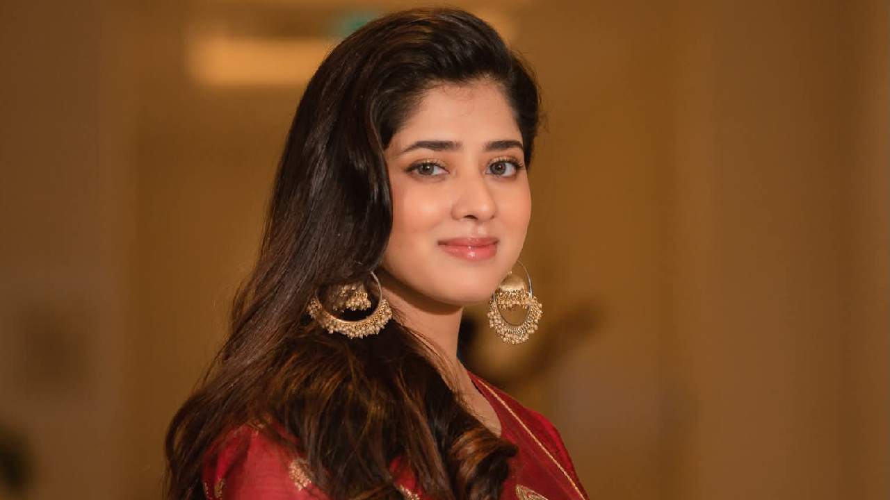 রোজ আমিষ খেলেও পুজোর পাঁচদিন মাছ-মাংস-ডিম ছুঁই না: দিতিপ্রিয়া রায়