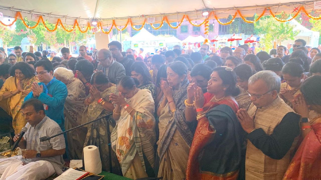 পেঁজা তুলোর মতো মেঘ, পাট-ভাঙা নতুন শাড়ি আর দেদার আড্ডা, ক্যালিফোর্নিয়া এবার পুজোয় কলকাতাকে খুঁজবে ভিক্টোরিয়া মেমোরিয়ালে