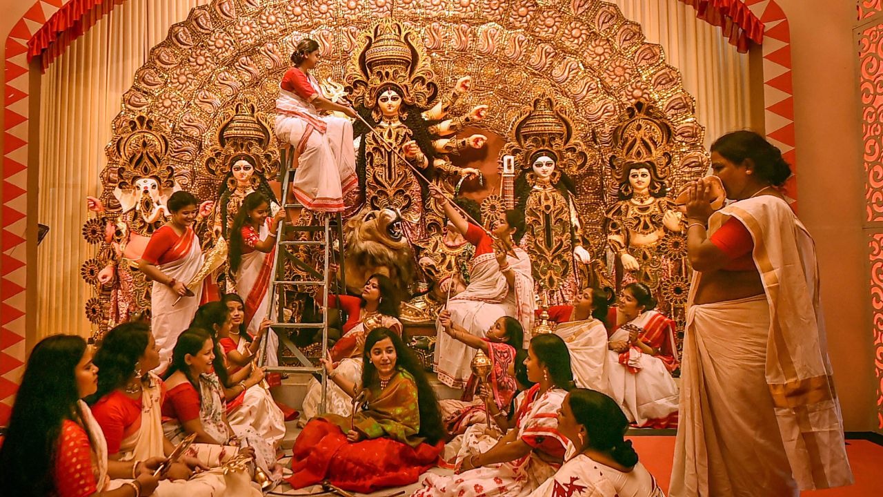 ডায়াবেটিসের রুগী, এদিকে ষষ্ঠী-অষ্টমীতে উপোস করার প্ল্যান? জানুন সুগার লেভেল সঠিক রাখতে কী খাবেন