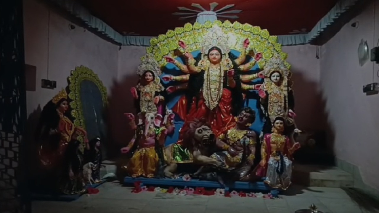 ঔরঙ্গজেবের সময়ে শুরু পুজোর, গিয়েছেন নজরুল ইসলাম, বর্ধমানের এই পুজোর অপেক্ষা থাকে গোটা গ্রামের 