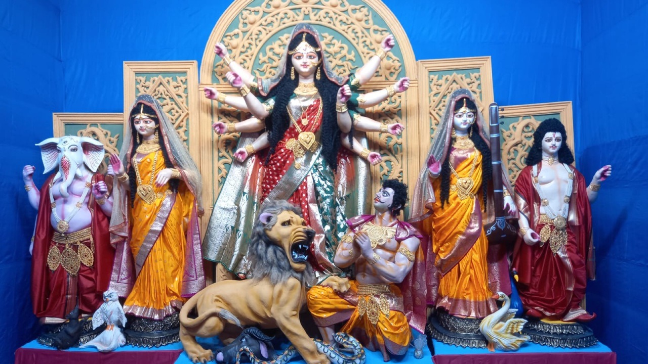 রামগড় জয়শ্রীনগরের মণ্ডপে ফুটবে দিল্লির লোটাস টেম্পল