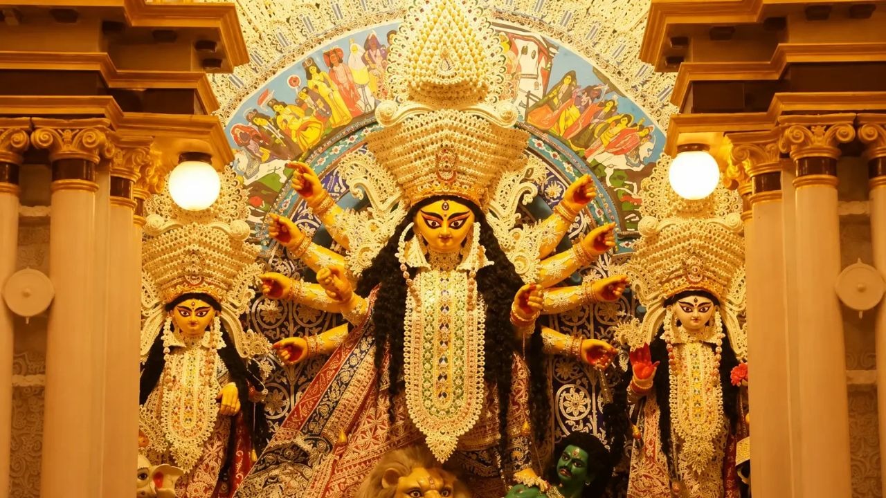 বন্যপ্রাণীর ভয় পেরিয়ে উৎসবের টানে একজোট গ্রাম, খট্টিমারির জনকল্যাণ ক্লাবের পুজোয় মিলনের বার্তা