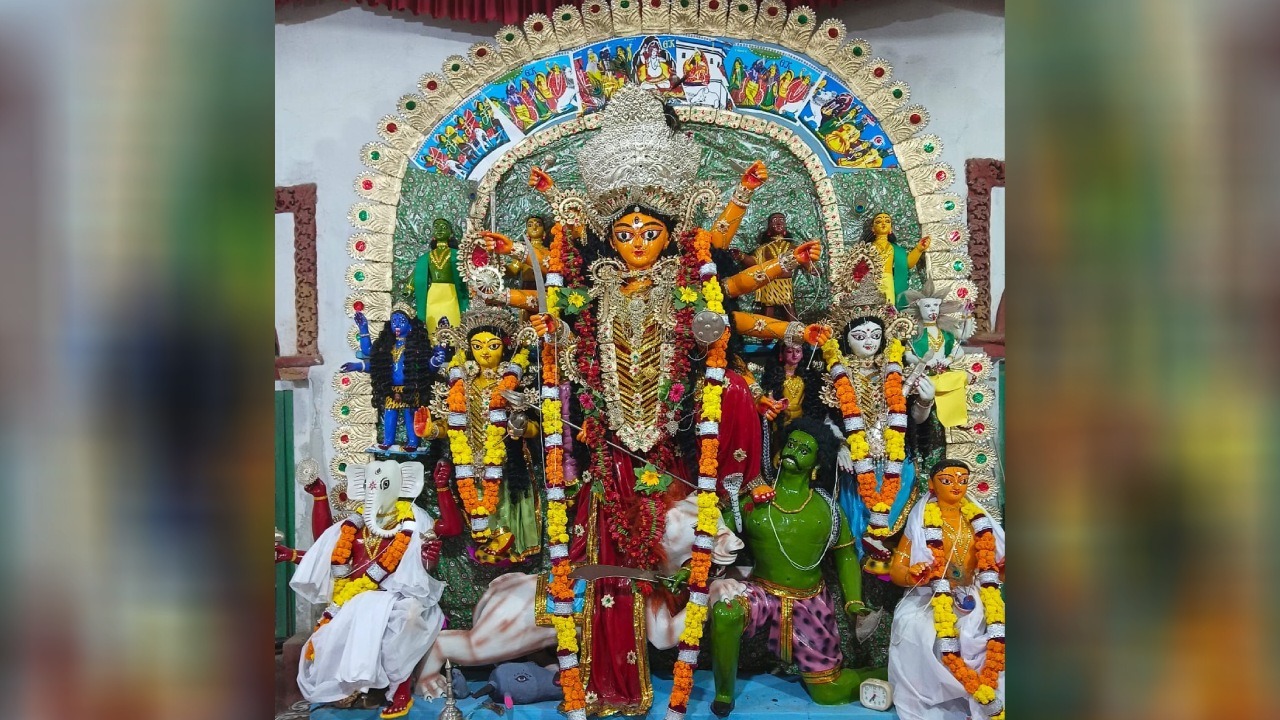 মুর্শিদাবাদের কাঞ্চনতলা জমিদার বাড়ির পুজো আজও অনন্য