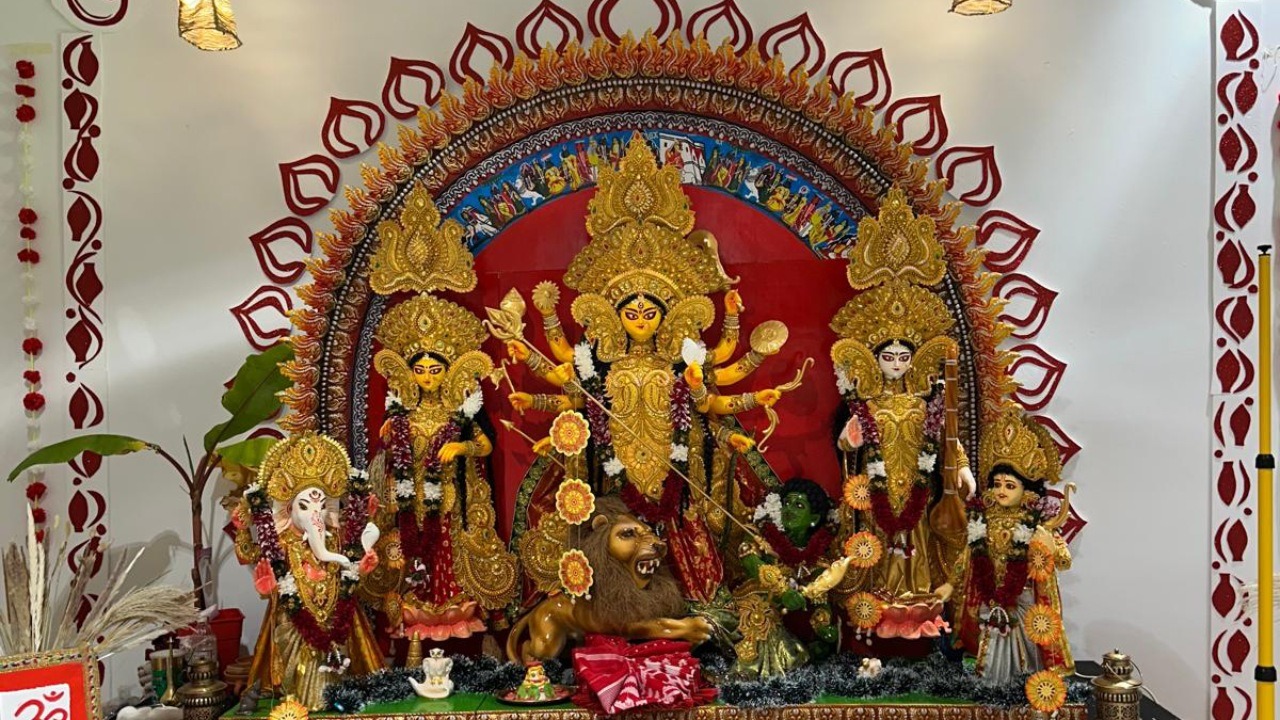 ১৫টি বাঙালি পরিবারের হাত ধরে মাদ্রিদে প্রথম দুর্গাপুজোর আবেগ