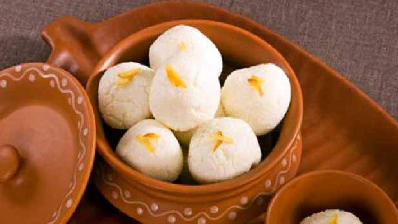 দশমীতে মিষ্টিমুখ করতে বাড়িতেই বানান সুজির রসগোল্লা