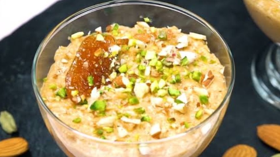 লক্ষ্মীপুজোর ভোগে পায়েসে নতুন স্বাদ! নারকেল আর ক্যারামেলের দিয়ে বানিয়ে দেখুন পরমান্ন, রইল রেসিপি