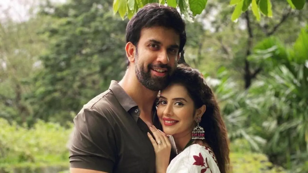 অন্তঃসত্ত্বা অবস্থায় স্বামীর ব্যাগে কন্ডোম, উল্টে স্ত্রীর বিরুদ্ধেই পরকীয়ার অভিযোগ! অভিনেত্রী চারু অসোপার দাবি ঘিরে জোর চর্চা